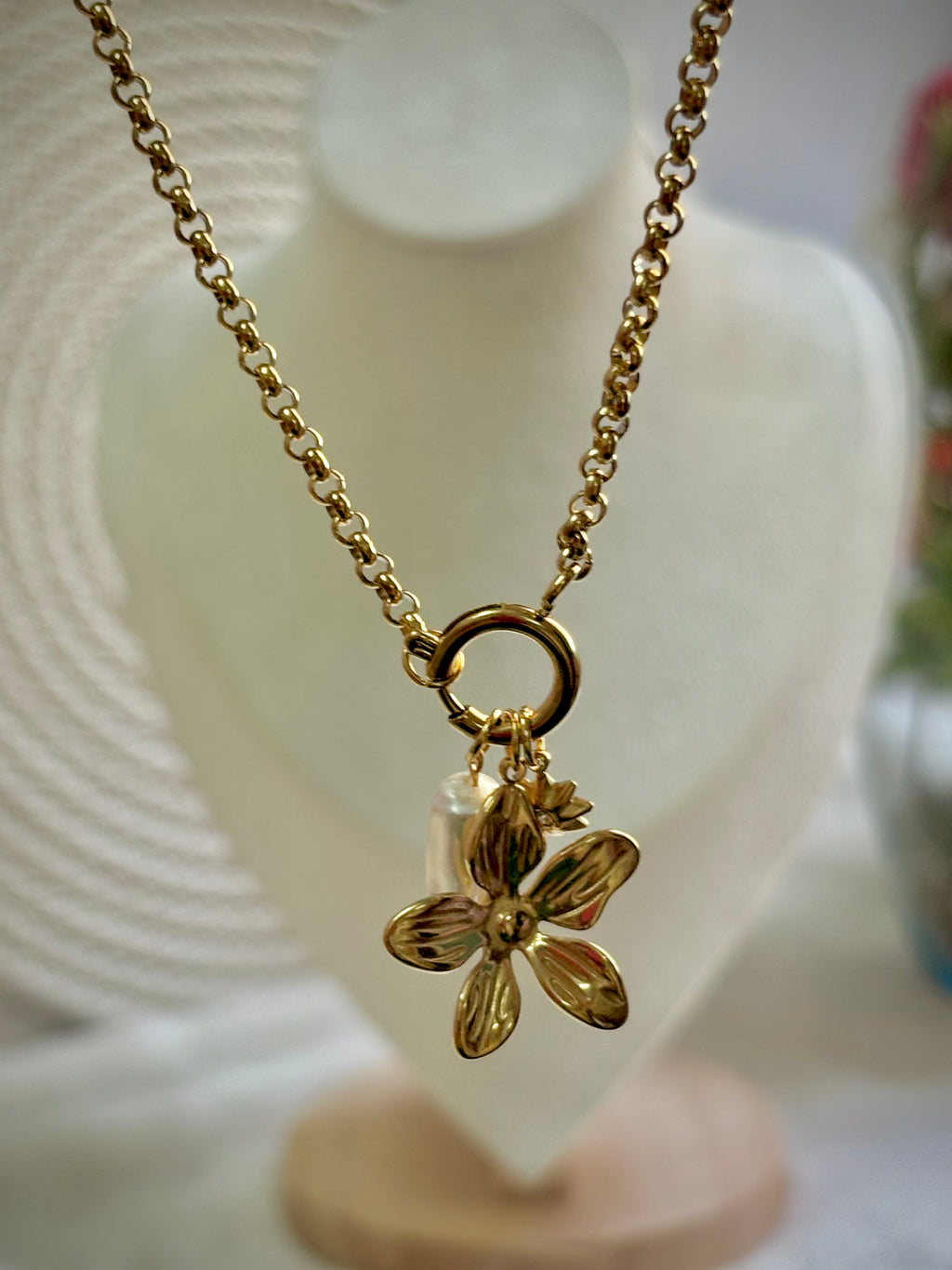 Starlit Flower Pendant Necklace