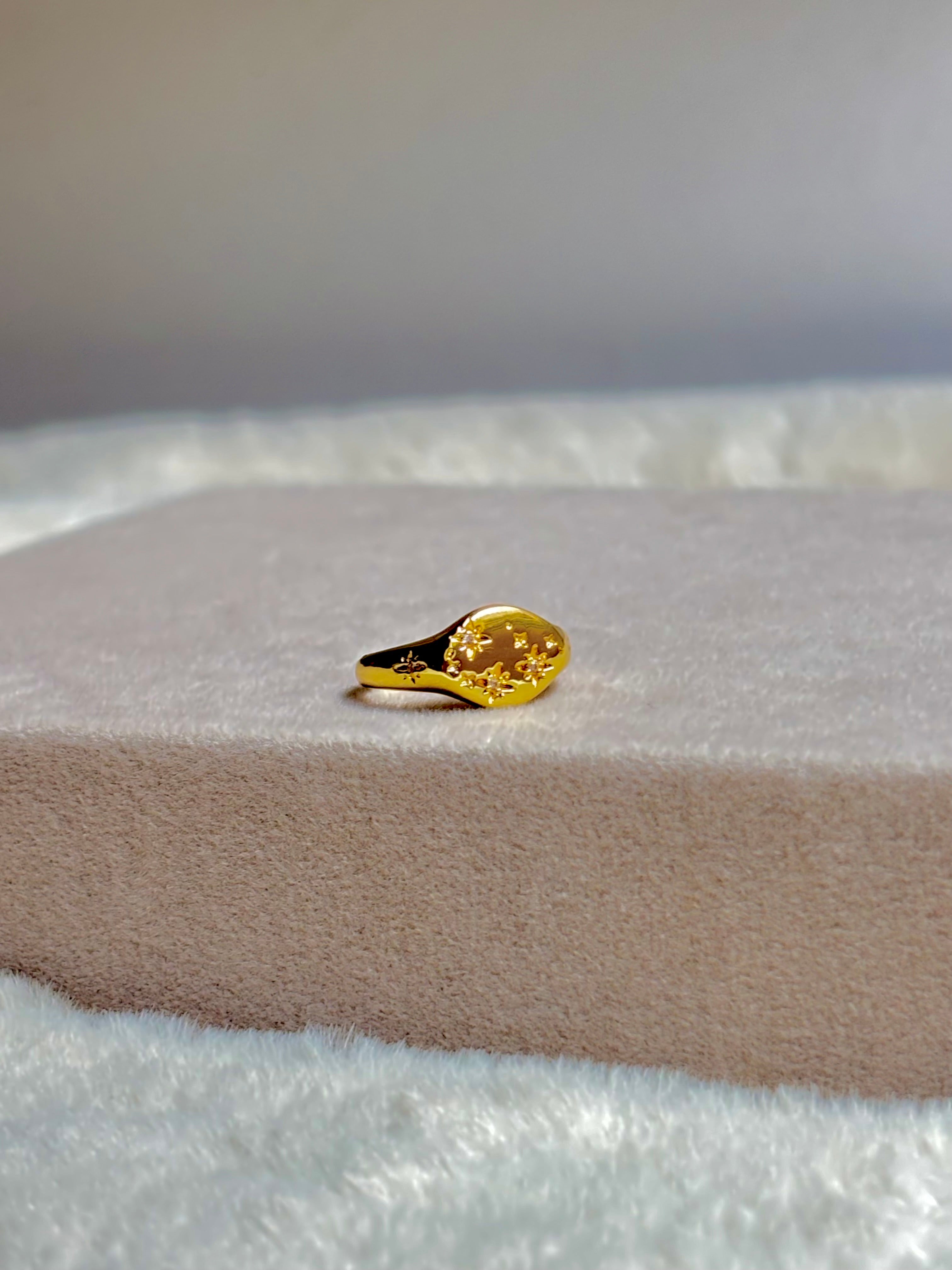 Gold-Plated Strass Flower Pinky Ring