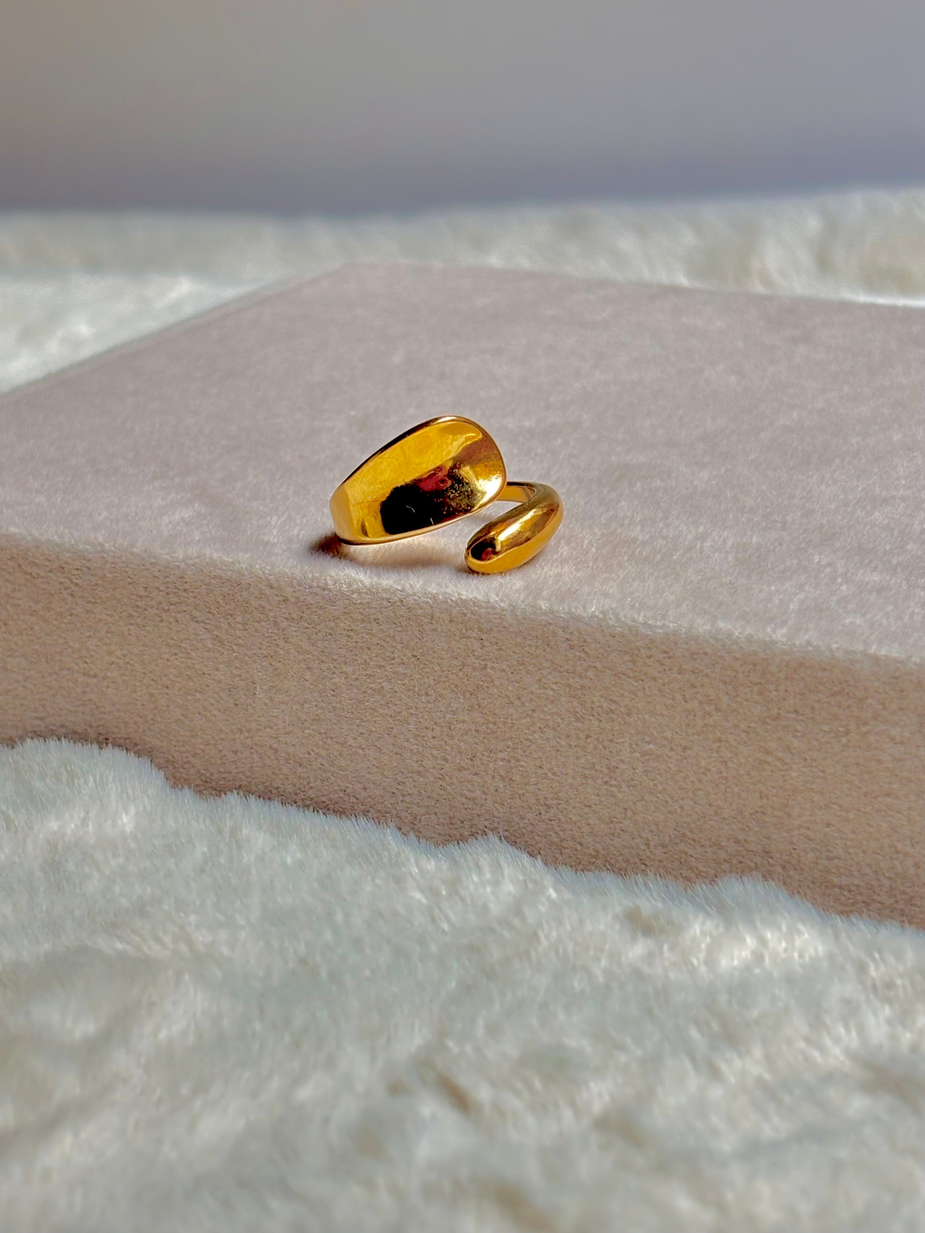 Golden Hug Ring