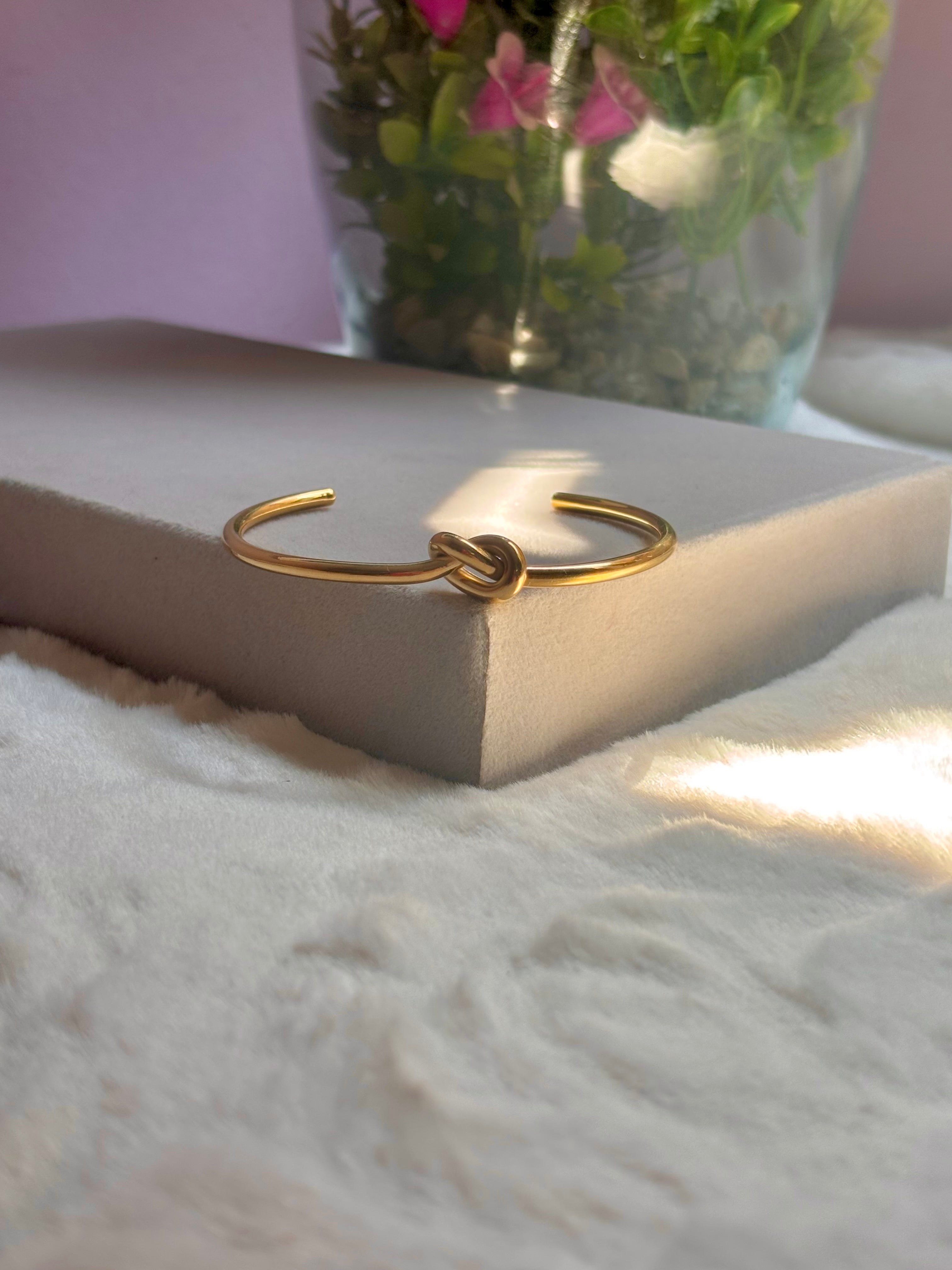 Golden Knot Bracelet