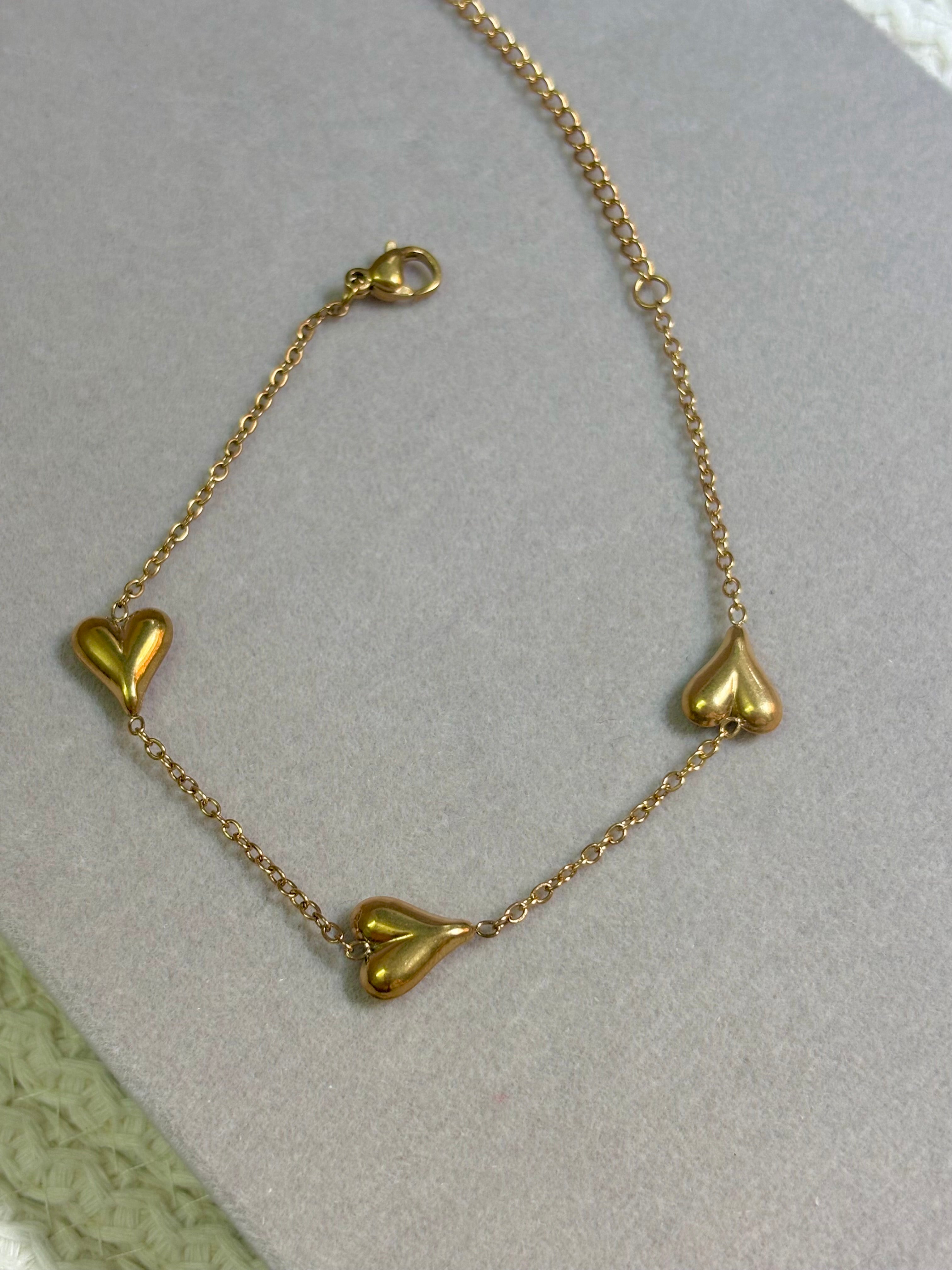Gold Heart Link Bracelet