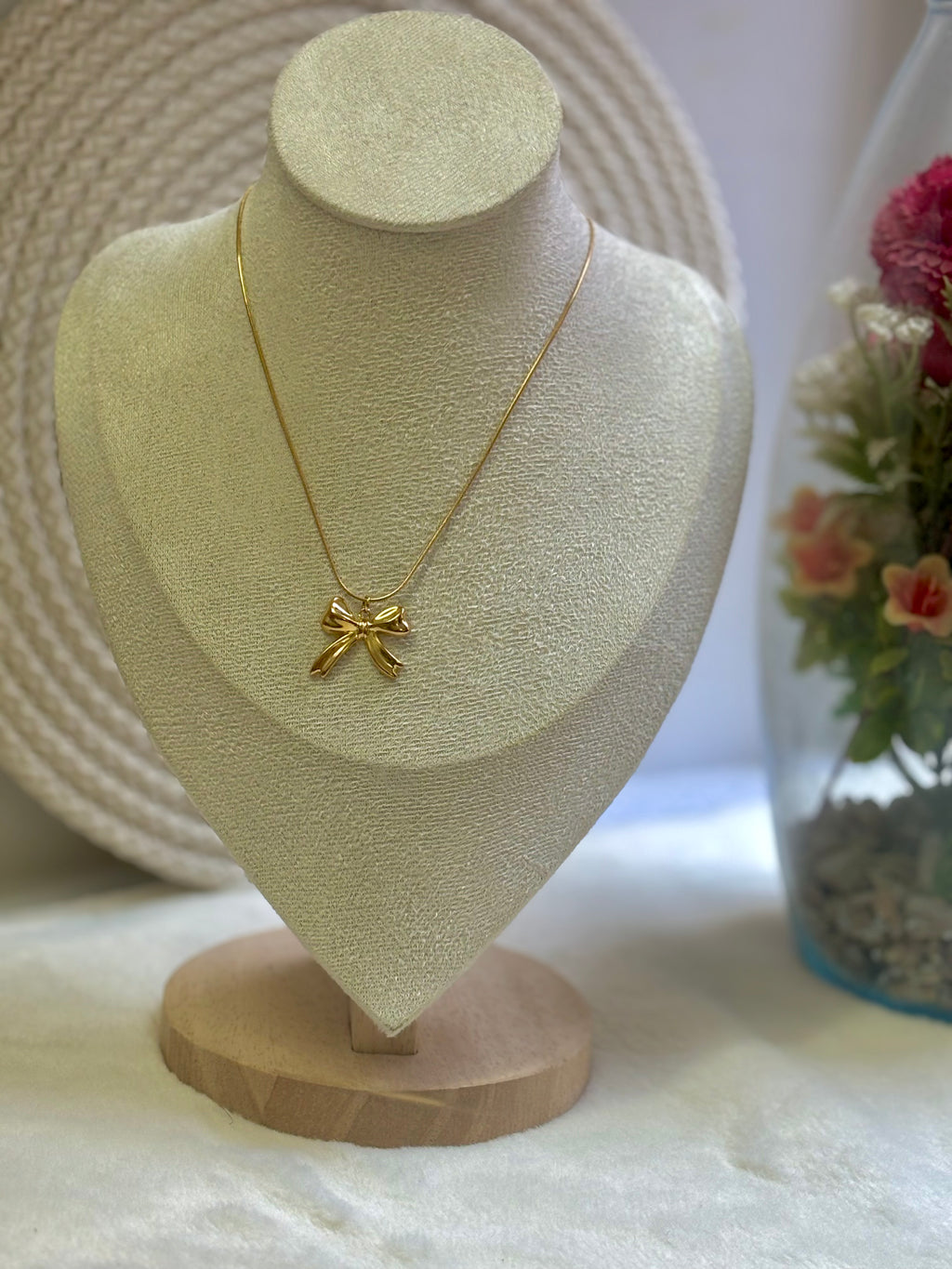 Golden Bow Necklace